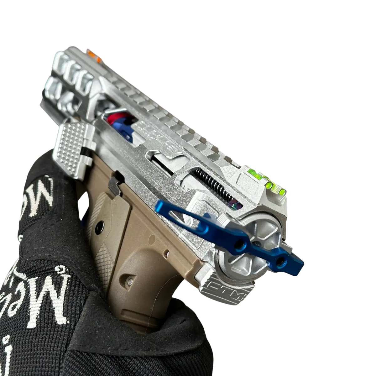 Réplique airsoft AAP01 custom Patriot Custom Lab avec finition BDU argent.