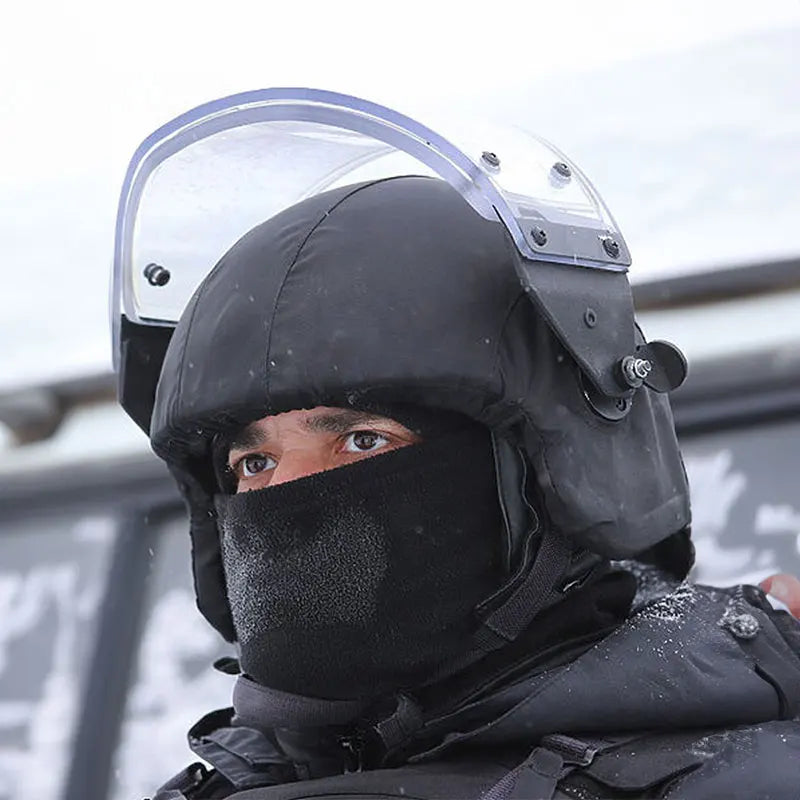 Casque ZSh-1-2M à housse noire porté avec une cagoule - BDU AIRSOFT