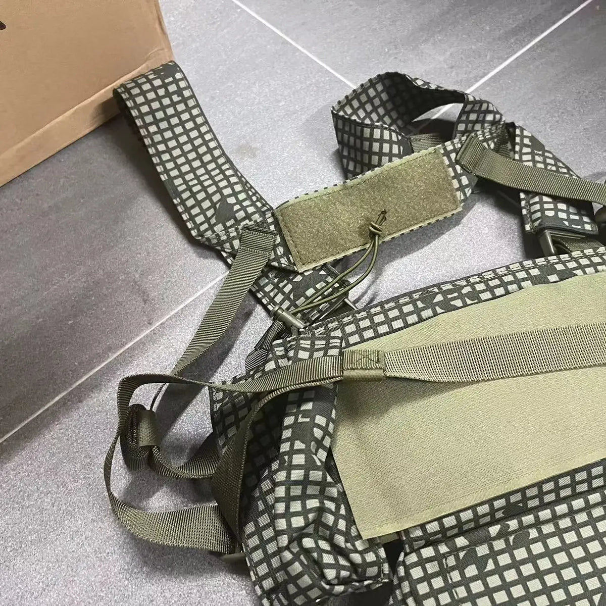 Détail des sangles et du panneau velcro du chest rig D3CR MK3 - BDU AIRSOFT