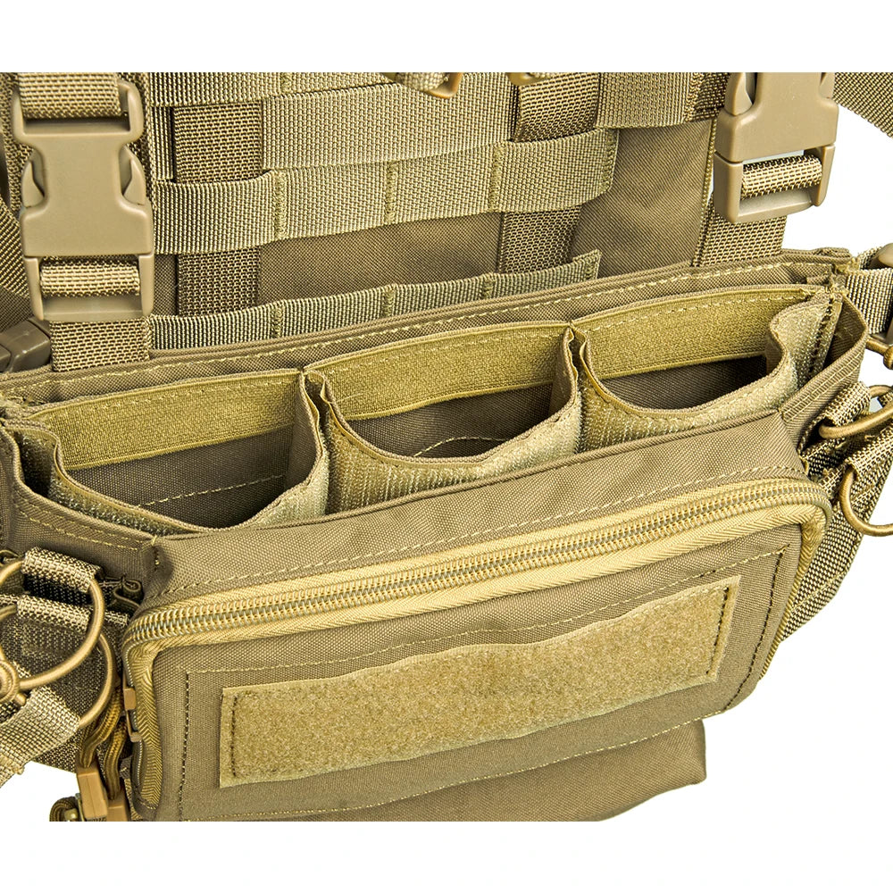 Porte-chargeurs triple 5.56 dans la poche du chest rig type D3 - BDU AIRSOFT
