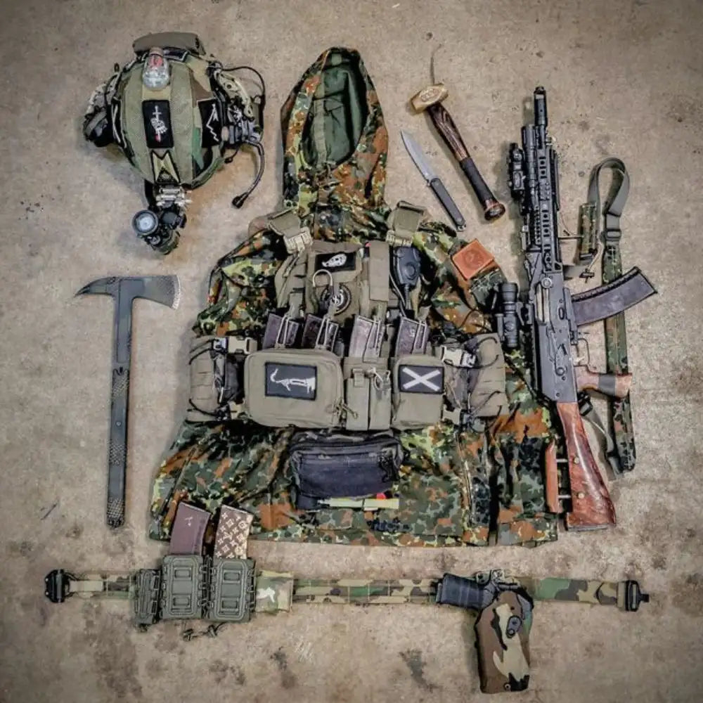 flatlay équipement airsoft russe