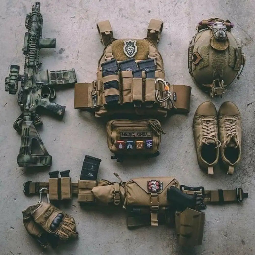 flatlay équipement airsoft navy