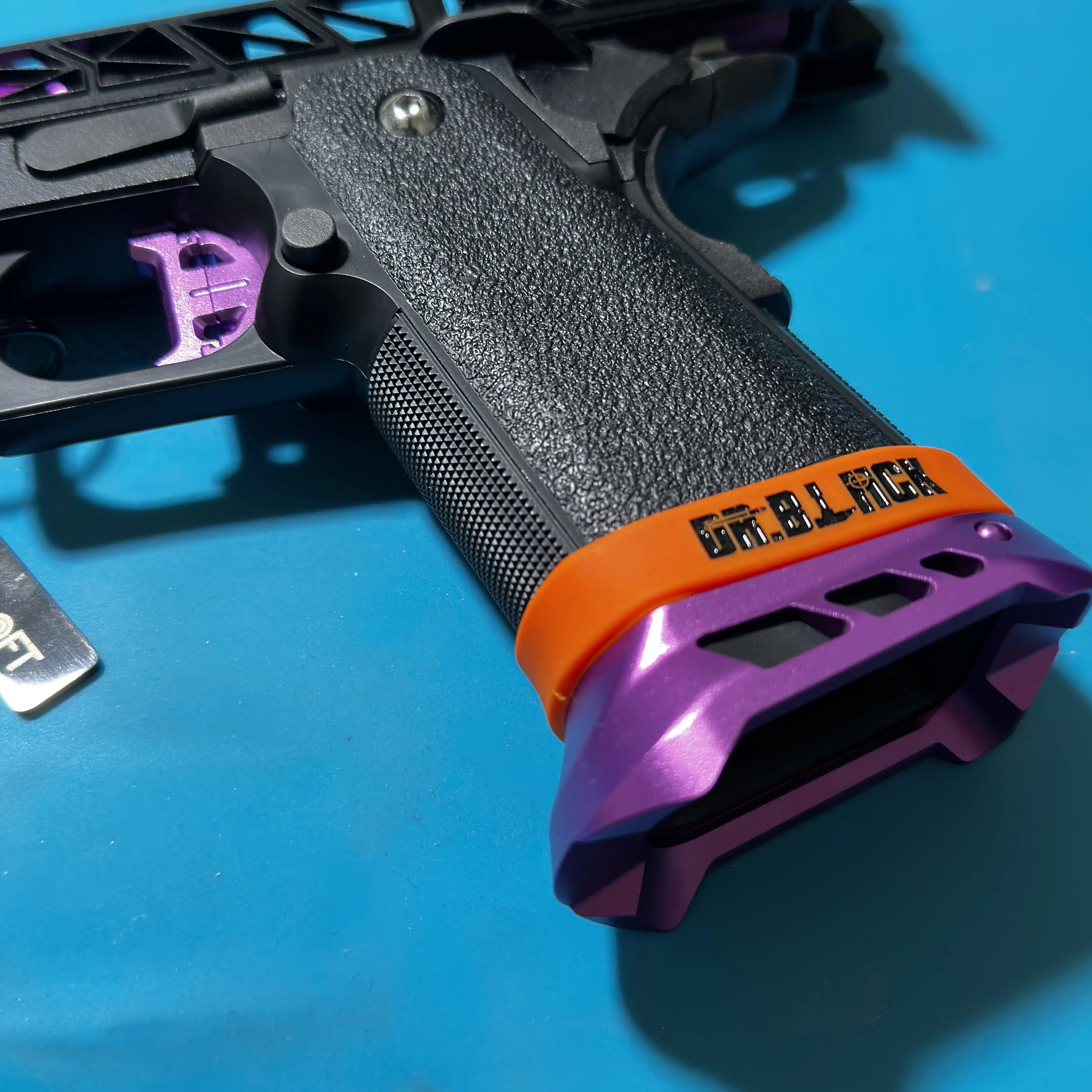 Réplique Airsoft Hi-Capa Custom "SLENDERMAN" - BDU Custom Lab