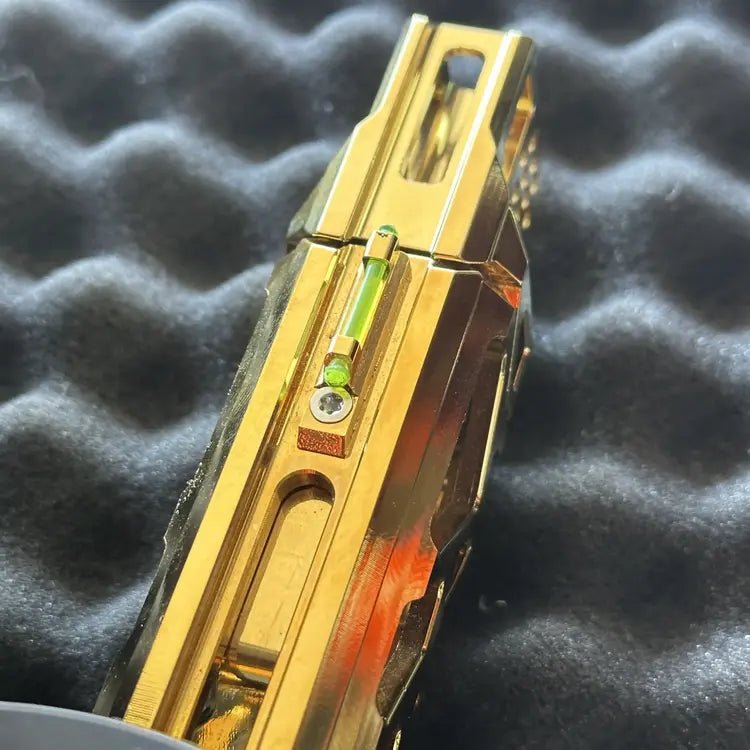 Deux vis du pack vis AAP-01 prêtes à l'installation. Utilisez cette visserie renforcée Action Army pour sécuriser les composants critiques de votre réplique GBB et garantir des performances constantes.