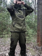 Tenue Gorka 4 airsoft portée en forêt, capuche et cache-cou - BDU AIRSOFT