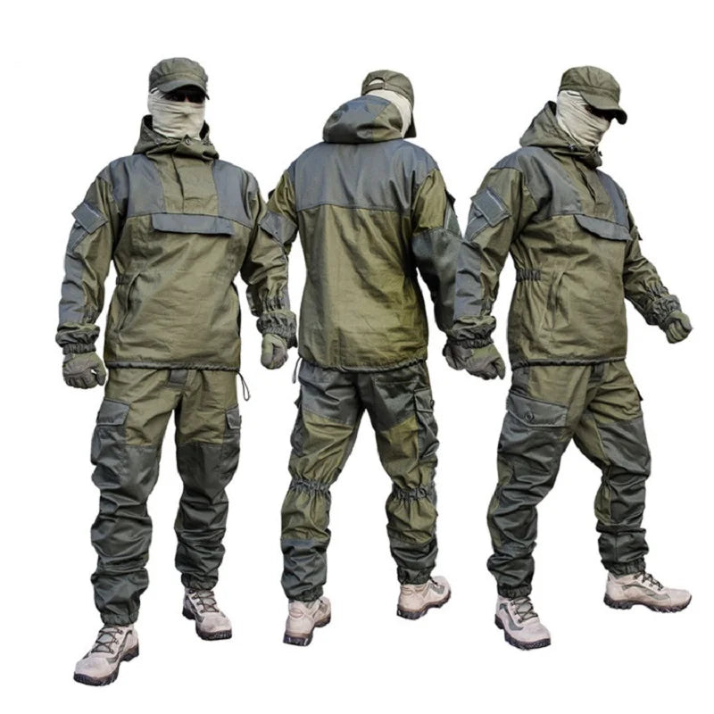 Tenue Gorka 4 airsoft vue sous trois angles, capuche relevée - BDU AIRSOFT