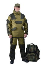 Tenue Gorka 4 airsoft vert armée portée avec un sac à dos - BDU AIRSOFT